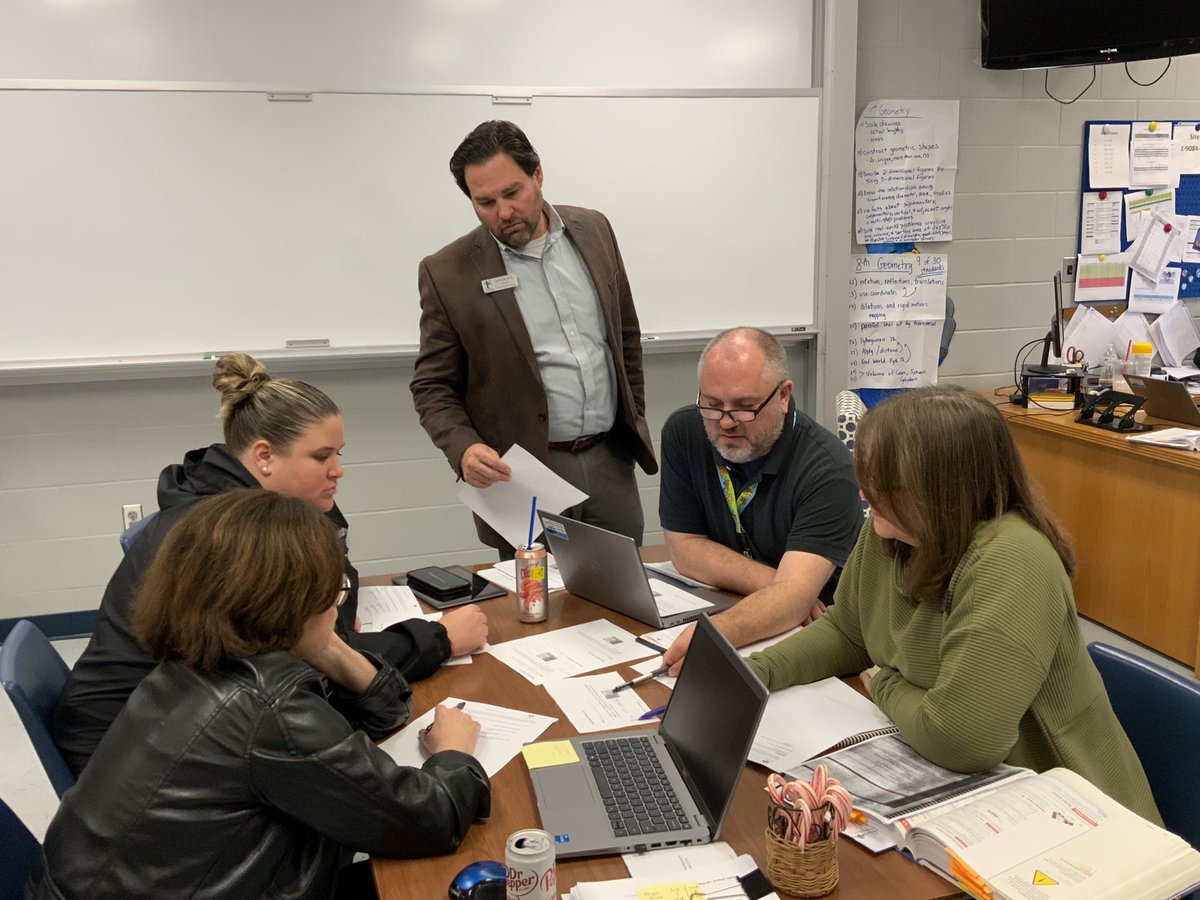 JackieAFlowers's tweet photo. .@FFCSoar Math CPT (common planning time) #LASW and planning reteach for special right triangles. #FCSLearn https://t.co/AqUKDoPeST