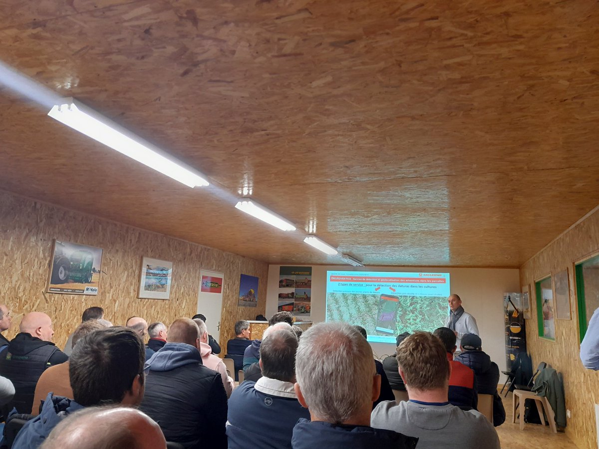 GwnMorin's tweet photo. Événement organisé par #SASOdic à Gourin. Présentation de #GeoAdventice par Francis Jumel @TelespazioFr. Cartographie par espèce d'#adventices par #drones pour une protection des cultures localisée. Bel exemple d'agriculture de précision !
#AgTech #AgPrecision https://t.co/opHf0IRpNZ