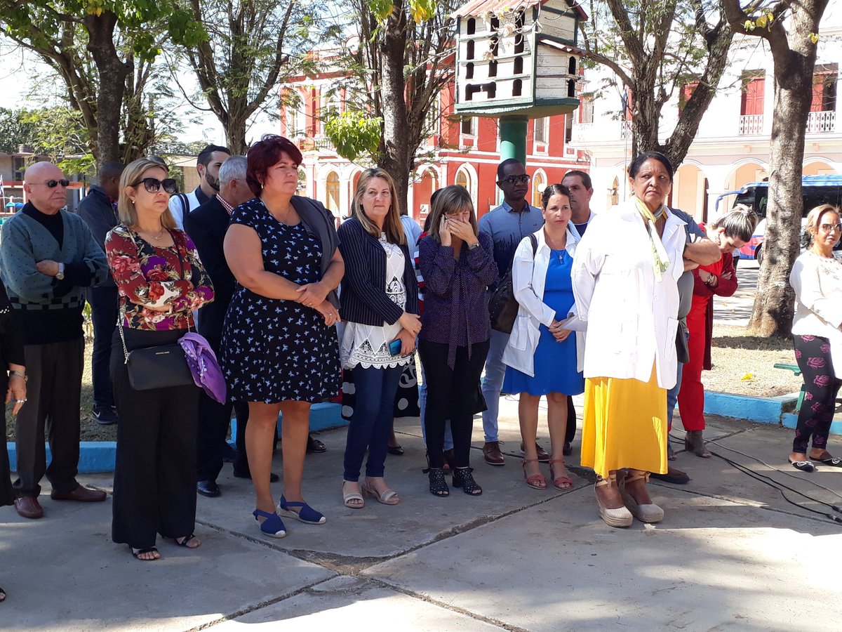 Salud_Colon's tweet photo. Se realiza en el municipio de #ColonEnVictoria el acto central por el Natalicio del Dr. Eusebio Hernández Pérez. #MatancerosEnVictoria
#Salud_Colon @DPSMtzas
@AsistenciaMedi @asamblea_colon @SuarezYoslady https://t.co/SjdBgh7Ssx