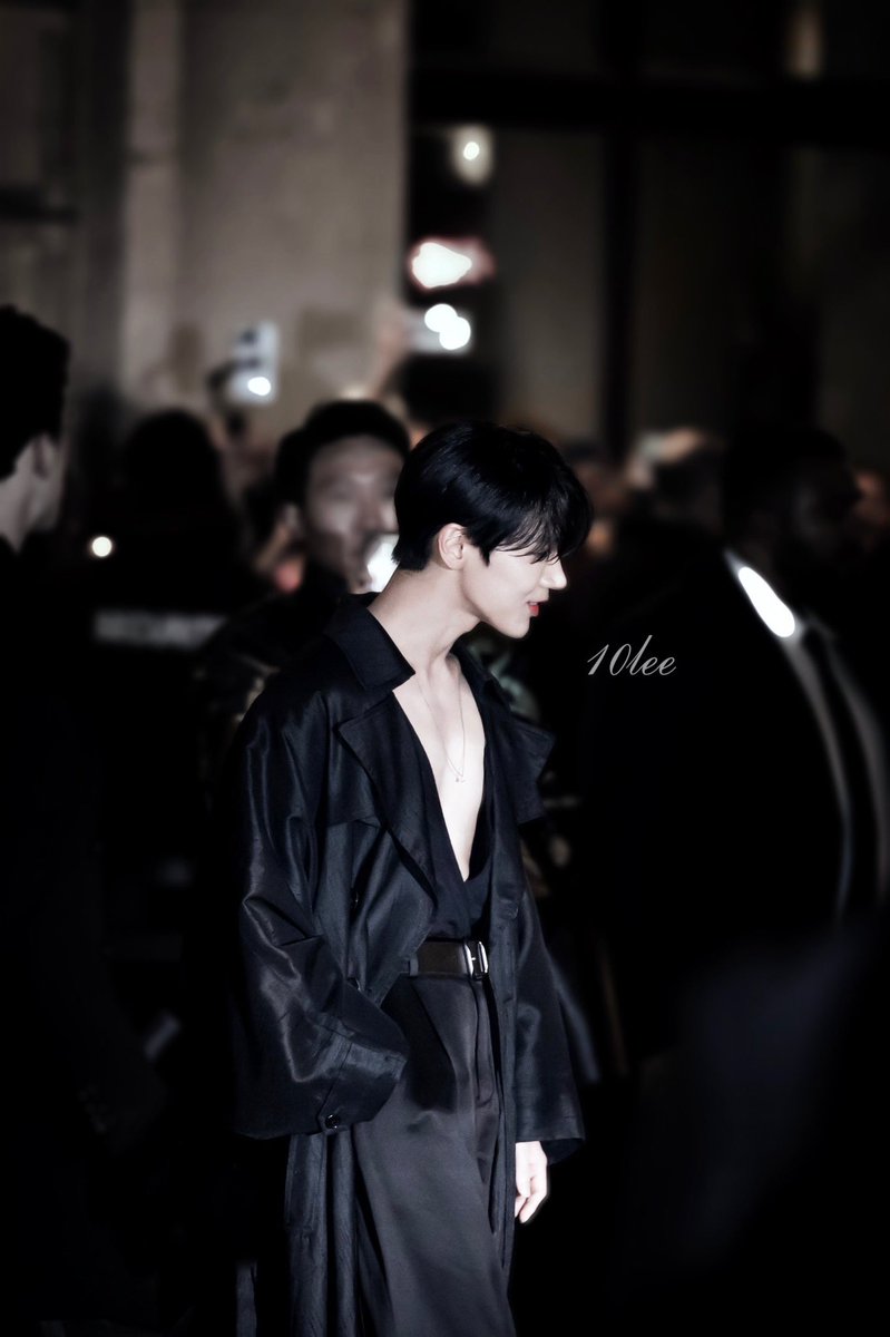 maybeitscms's tweet image. คุณหนูน้อยยากูซ่าสุดๆ อีฟแซงได้น้องเตนล์ไปร่วมงานคือเสริมบุญกันสุดๆ ลูกเรามันก็มีของ เสริมสร้างกันและกันค่ะ เอาเกจเข้าทั้ง 2 ฝ่าย ตัวพ่อ เชิญอีกเยอะๆเลยค่ะ แฟนคลับเทรนด์เก่ง

#SaintLaurentxTEN