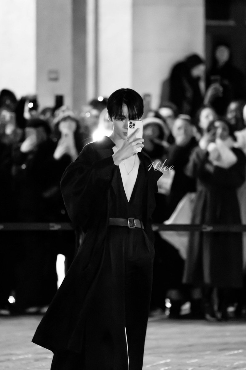 maybeitscms's tweet image. คุณหนูน้อยยากูซ่าสุดๆ อีฟแซงได้น้องเตนล์ไปร่วมงานคือเสริมบุญกันสุดๆ ลูกเรามันก็มีของ เสริมสร้างกันและกันค่ะ เอาเกจเข้าทั้ง 2 ฝ่าย ตัวพ่อ เชิญอีกเยอะๆเลยค่ะ แฟนคลับเทรนด์เก่ง

#SaintLaurentxTEN