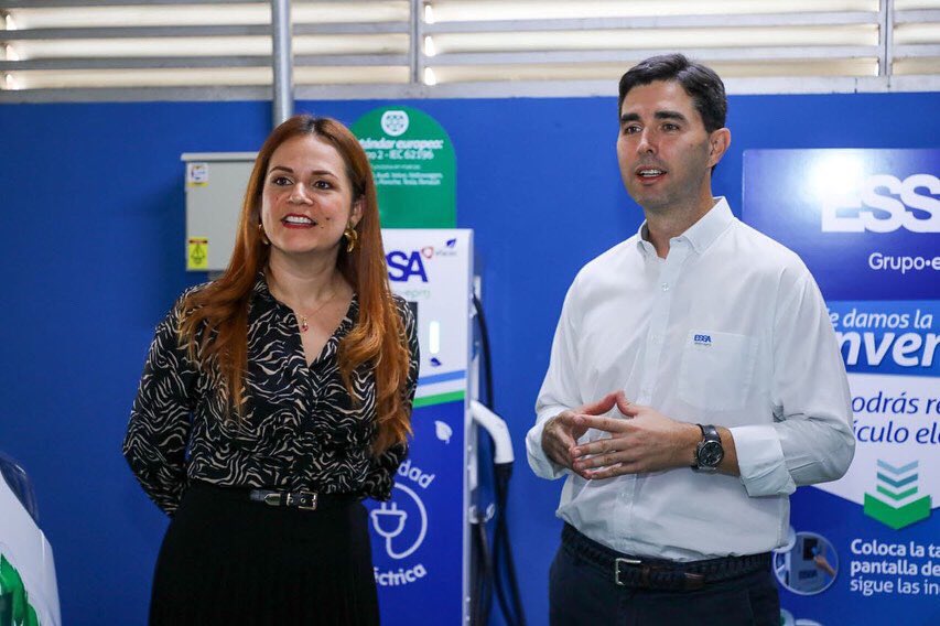 ESSAGrupoEPM's tweet photo. Inauguramos en el CC La Florida, la tercera ecoestación eléctrica pública del AMB 🥳✨ 
Un nuevo punto de carga que beneficia a los vehículos eléctricos que circulan en la ciudad, impulsando así el transporte sostenible✨  Más información: https://t.co/lzv2MoYtHF https://t.co/2Drl1F6lp4
