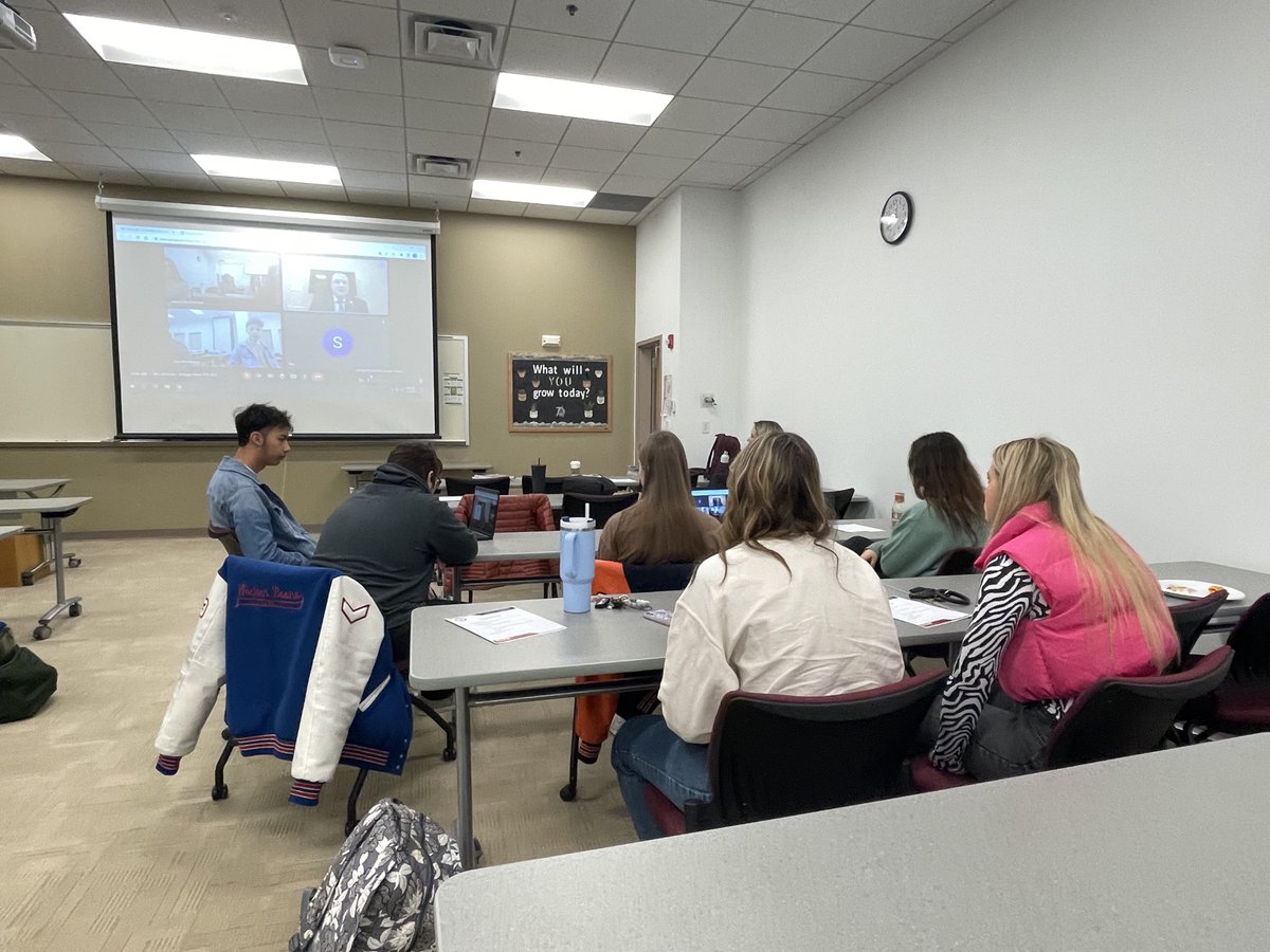westcentralcte's tweet image. Our Student Leadership Team met with Legislative Assistant Jim Johnson this morning to learn more about our local representatives, and to prepare for an upcoming field trip to the Indiana Statehouse in honor of CTE Month. 

Thanks, Jim, for championing our CTE programs! #cte