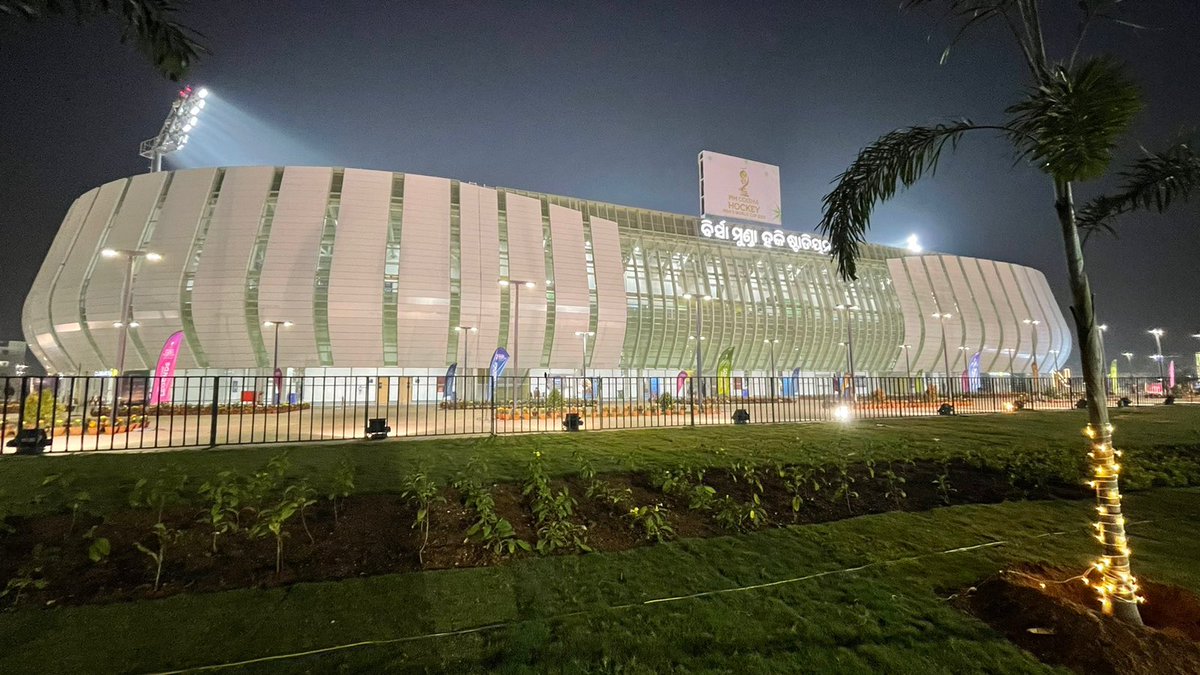 Increíble Estadio 🏟️ armaron en Rourkela, India. Hockey to next level !!! <a href="/TheHockeyIndia/">Hockey India</a> 👏 #HWC2023 🇦🇷🏑🦁