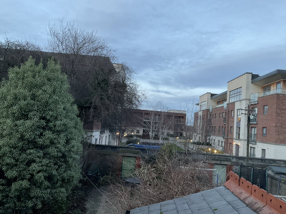 JillKerby's tweet photo. …and just like that: It’s still bright, well, sort of, at 4:45pm… #LongStretch #SpringSoon https://t.co/dTSJ7A96m5