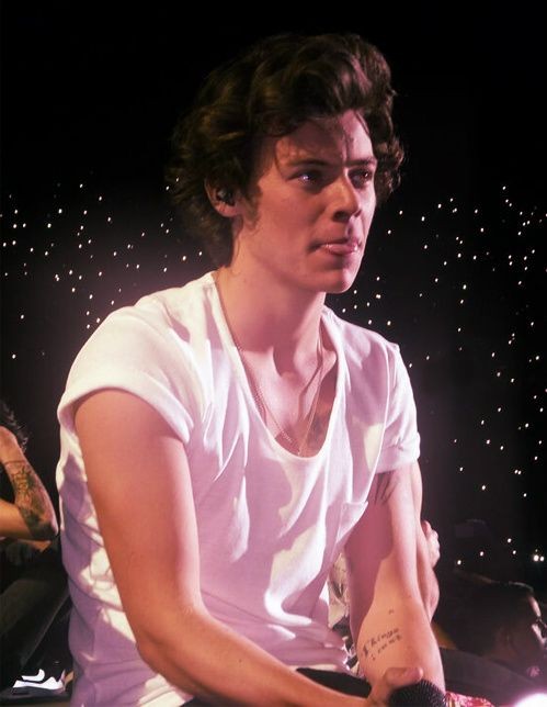 giulsthecherry's tweet photo. I vote for #HarryStyles for #FaveResidency at the #iHeartAwards <3 https://t.co/KoFjIxOF2D