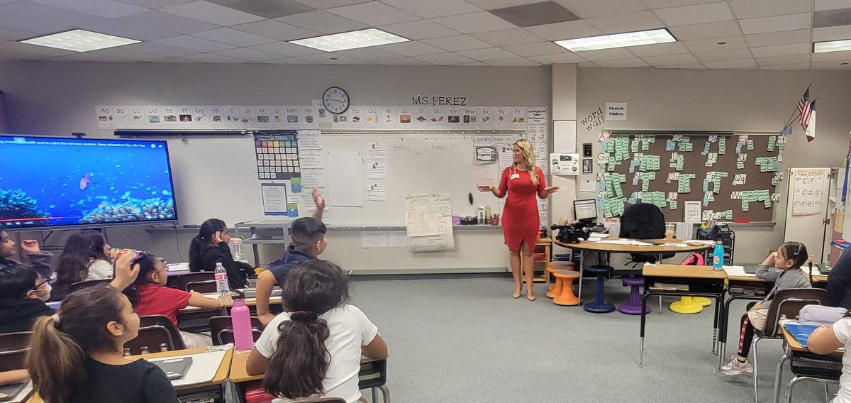 Thank you @MycahABC13 for coming out to our @boonelementary career day! We appreciate you giving us the news we need to know! @AliefISD #bearspowerup @marlomolinaro #aliefproud