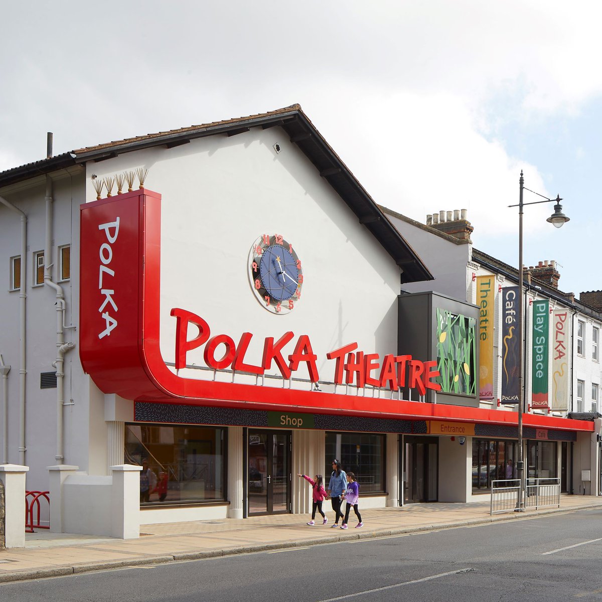 We're recruiting for a new Producer 📣

If you want to work for a pioneering national theatre for children, have great people &amp; organisation skills and have experience in producing theatre, we want to hear from you! 

Apply here >> bit.ly/PolkaJobs 

#artsjobs #theatrejobs