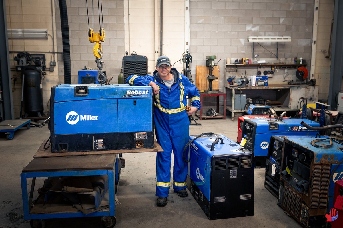 Kristian Saskatoon's Steve poses for a portrait in the back of our newly-expanded Engine Bay! 😎

We are lucky to have even more space and resources to service and repair welding machines for customers across Saskatchewan.

#weldingmachines #millerwelding #welders #welderrepair