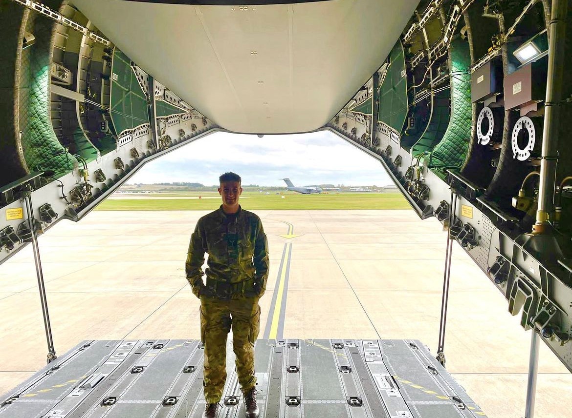 RoyalAirForce's tweet photo. Best of luck to Air and Space Operations Specialist AS1 Sanford, who will continue to represent @EnglandHockey in their @FIH_Hockey World Cup match tomorrow against Spain. Read more about his journey here: https://t.co/vcZrGQEObk
Photo Credit: England Hockey
@RAFHockey https://t.co/2J4BdAAVpn