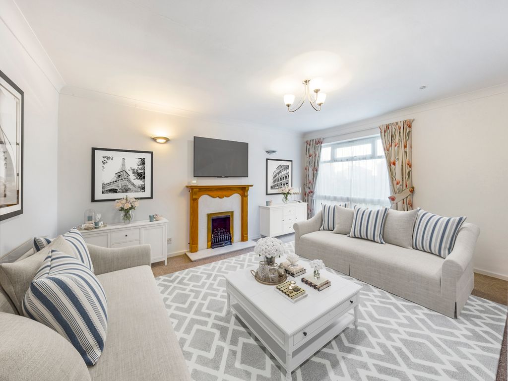 EweMoveFormby's tweet photo. No Onward Chain! This three-bed, semi-detached house has just come onto the market in #Hightown and could be ideal for first-time buyers or investors looking for their next rental property!😀

https://t.co/T6Xo3nXE2a https://t.co/Mb0mv10ppO