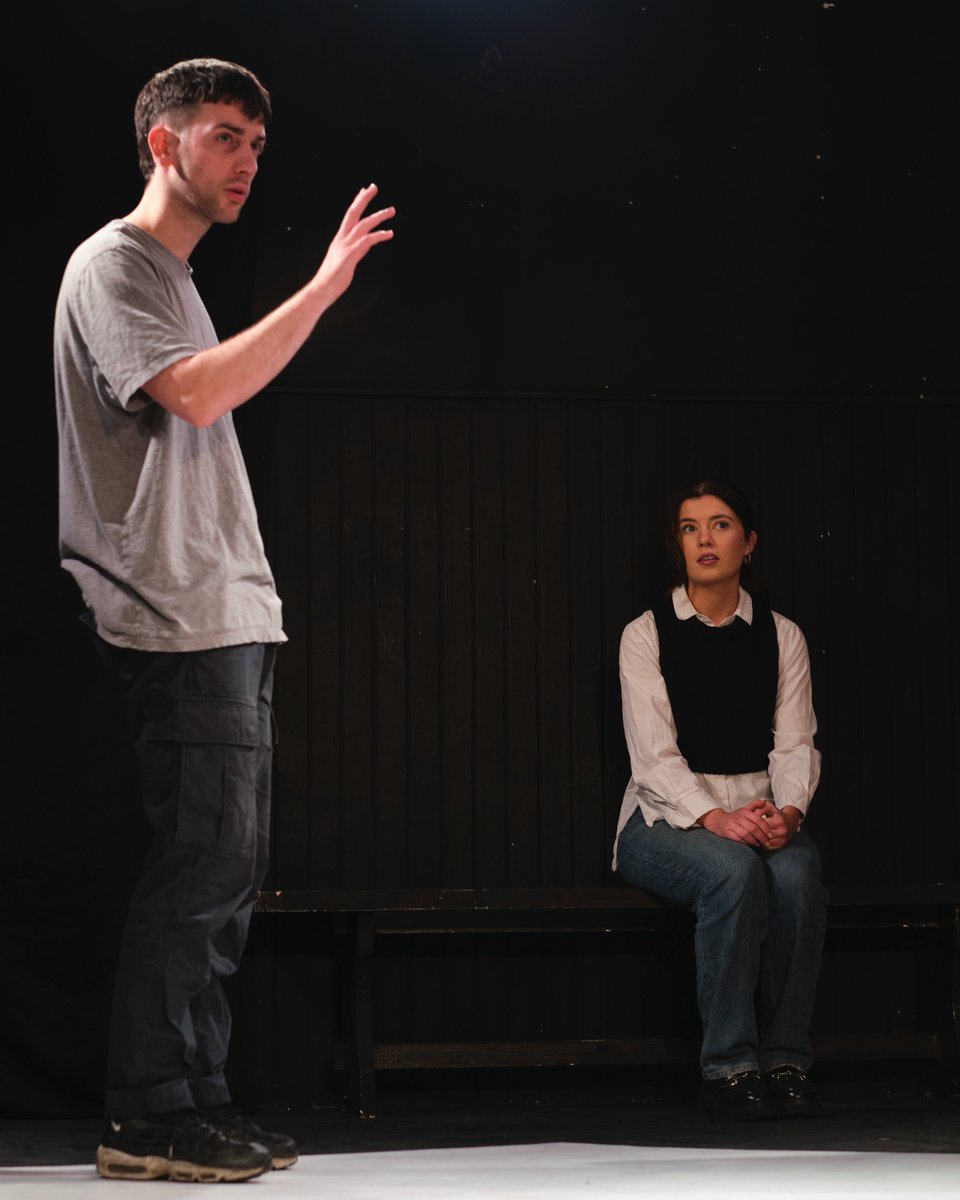 KingsHeadThtr's tweet image. Good luck to the #DareYouSayPlease team for their Press Night tonight ❤️

📸 Check out these amazing production photos by @Robin_Kent! 

This gripping dark comedy plays until 4 Feb, tickets from £10 ⬇️ 
kingsheadtheatre.com/whats-on/dare-…