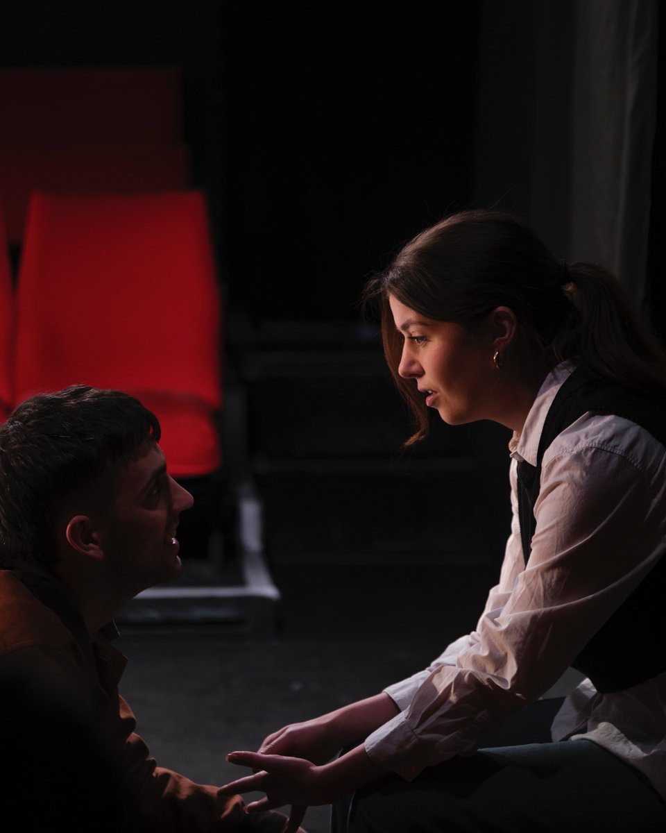 Good luck to the #DareYouSayPlease team for their Press Night tonight ❤️

📸 Check out these amazing production photos by <a href="/Robin_Kent/">Robin Kent</a>! 

This gripping dark comedy plays until 4 Feb, tickets from £10 ⬇️ 
kingsheadtheatre.com/whats-on/dare-…