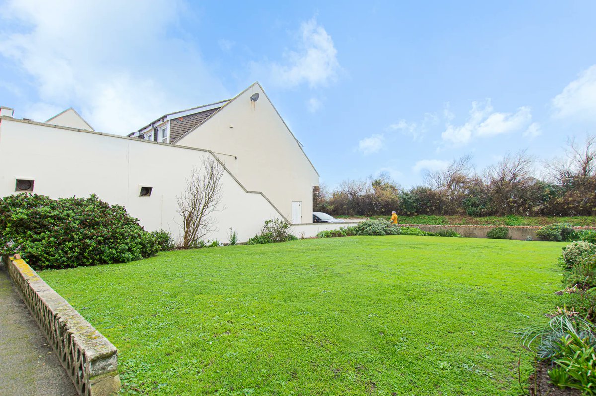 Sheppards Estate Agent tweet media