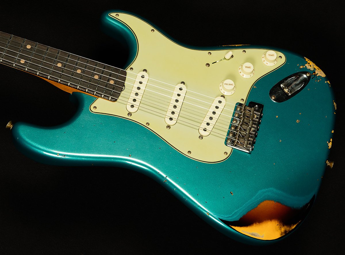wildwoodguitars's tweet photo. Four out of five dentists agree that color-over Stratocasters are incredibly rad AND help prevent plaque buildup! For more information, pictures, and lies about dental science, click here 👇

https://t.co/6bBQBstbqb

@Fender #stratzilla #colorover #turquoise #funfact https://t.co/8tlXjIggZb