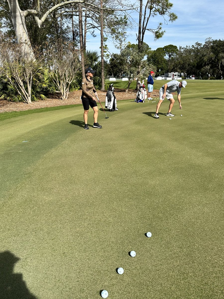 Just rolling some putts next to the 🐐. Nbd.