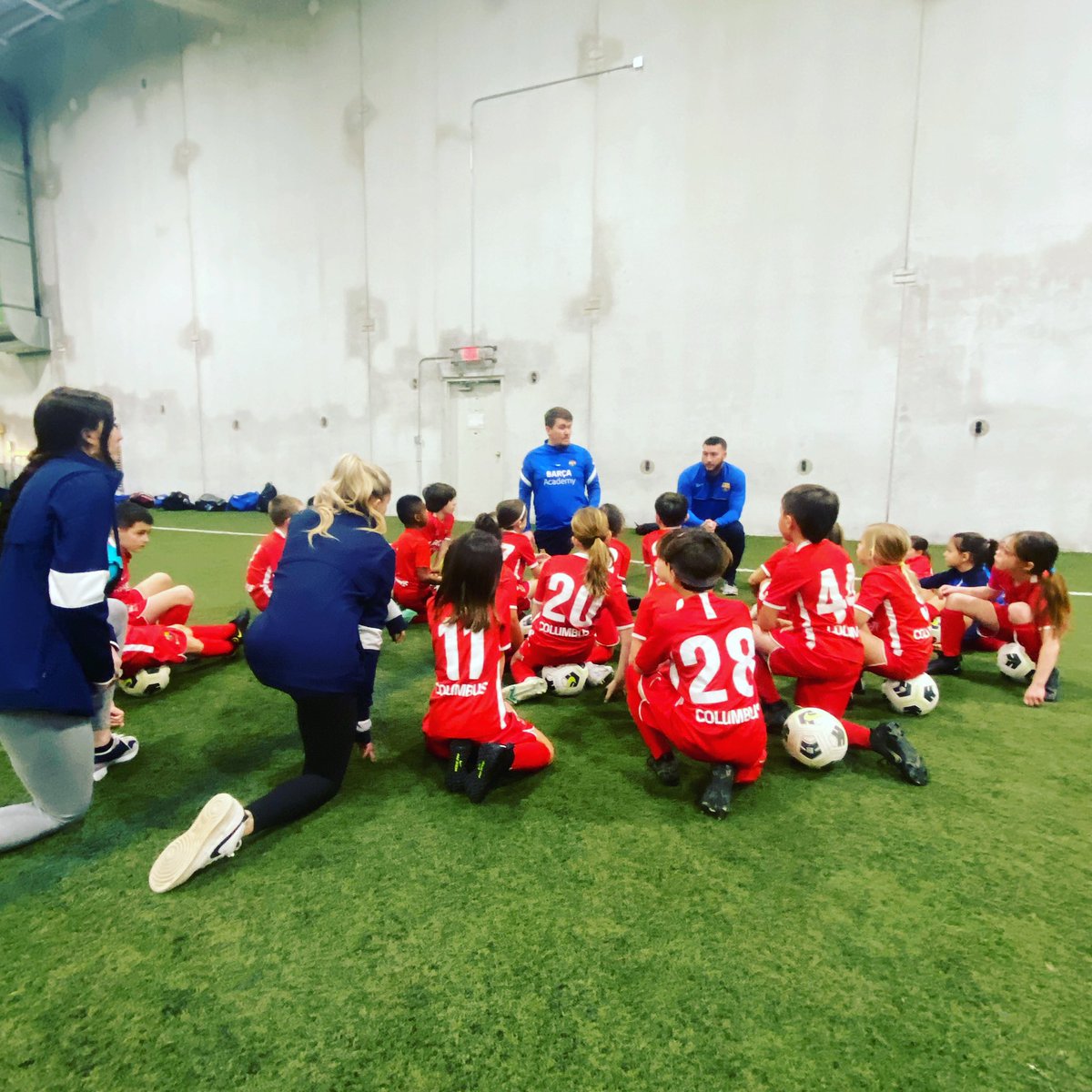 BarcaAcademyCLB's tweet photo. Back in the field with our younger ones 🔥⚽️

#barcaacademy #fcb #fcbarcelona #fcbmethodology #values #youthsoccer #columbussoccer #soccer #futbol #football #columbus #ohio #usa #forçabarça #ussoccer https://t.co/jVsTlPbCn9
