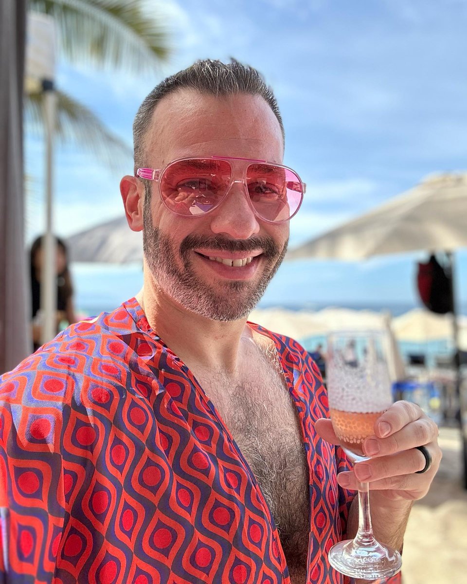 It's cold. Let's getaway. ❤️K kaftko.com/collections/ge…

#puertovallarta #kaftans #funinthesun #travel #vacay #travelfits #getaway #resortwear #kaftam #caftanstyle #beachwear #loungewear #beachvacay #beachvacation #traveloutfit #travelstyle