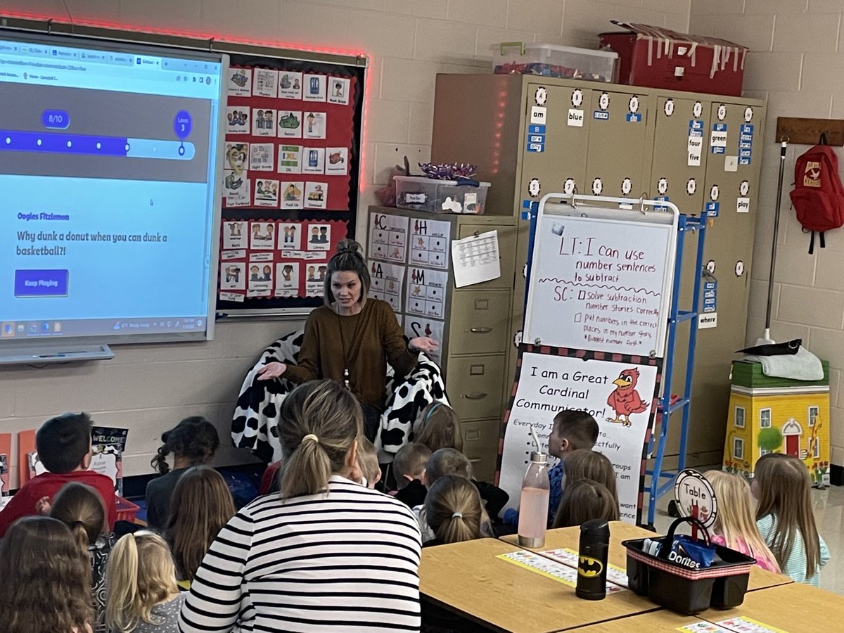 Ms. Metzger reviewing learning targets and success criteria for the math lesson!  She did a great job pulling in what a great communicator looks like in this setting!  Great job! ⁦@CCSchoo1s⁩ ⁦@swilson_ccs⁩ ⁦<a href="/RitterCCS/">Adam Ritter</a>⁩ ⁦<a href="/MyssiTurner/">Melissa Turner</a>⁩ ⁦<a href="/jkuhnhein1/">Julie Kuhnhein</a>⁩