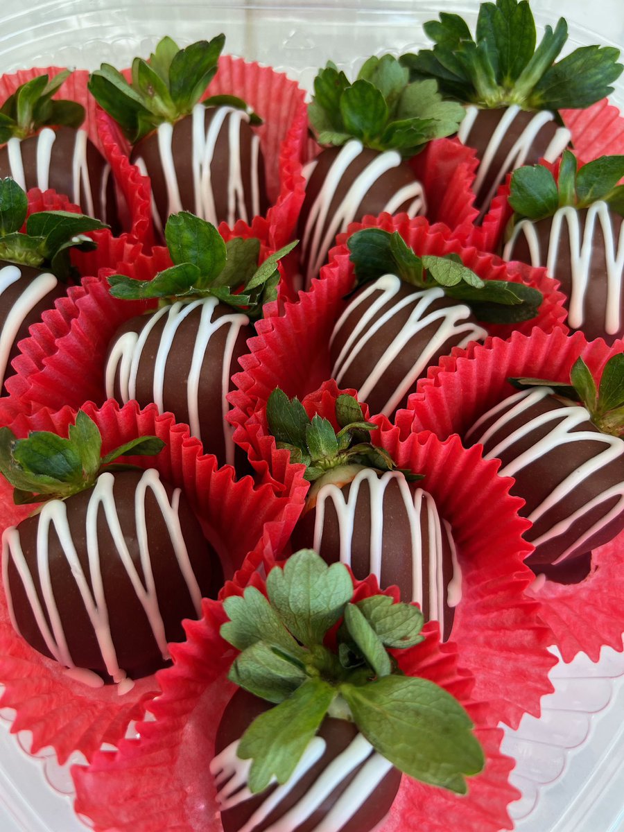 TheBerryFarms's tweet photo. Theyโre back! ๐ซ๐๐
$25 per dozen
Orders start 2/8/23 @ 9am.
Last day to order: 2/13/23
Pickup after 1pm.
Milk Chocolate
White Chocolate
Half and half orders available.
Text (786) 878-7900 to place your order between 9am-5pm.
#chocolatecoveredstrawberries #TheBerryFarm https://t.co/XdzGKfC65A