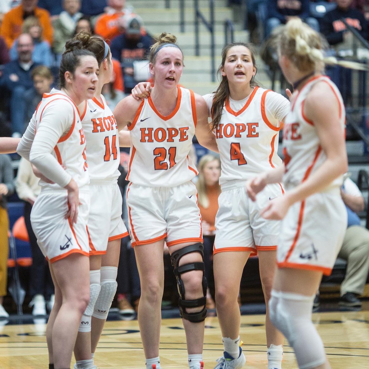 HopeDewCrew's tweet photo. Big games tonight, @hopecollege students! 

@HopeCollegeWBB takes on St Mary’s at 6pm. 
@Hope_Basketball plays Adrian at 8pm. 

SEE YOU AT THE DEVOS! WEAR ORANGE! 🟠🔥🆙 

#GoHope #ThisIsHowWeDewIt #DewCrew https://t.co/jM24EP83XE