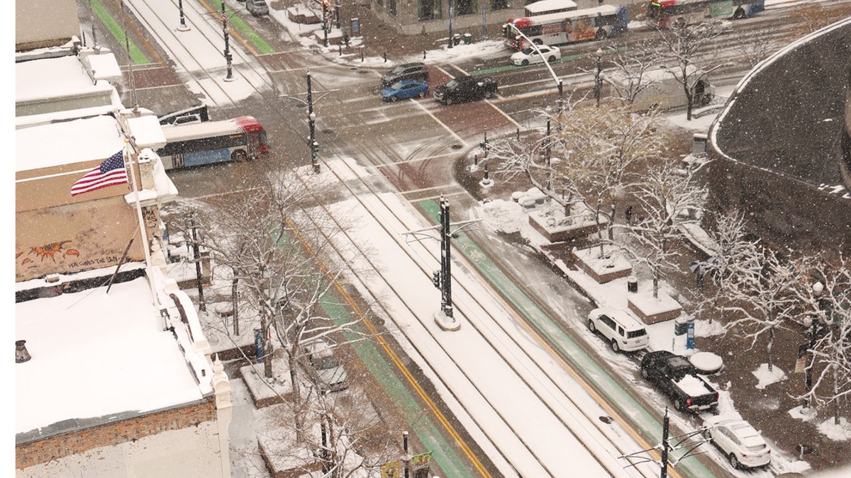 Neumontu's tweet photo. Here at Neumont, we have all four seasons with some of the most beautiful winters! ❄️
#neumont #nccs #winterinutah #saltlakecity #greatestsnowonearth https://t.co/Zev2OOzFlH