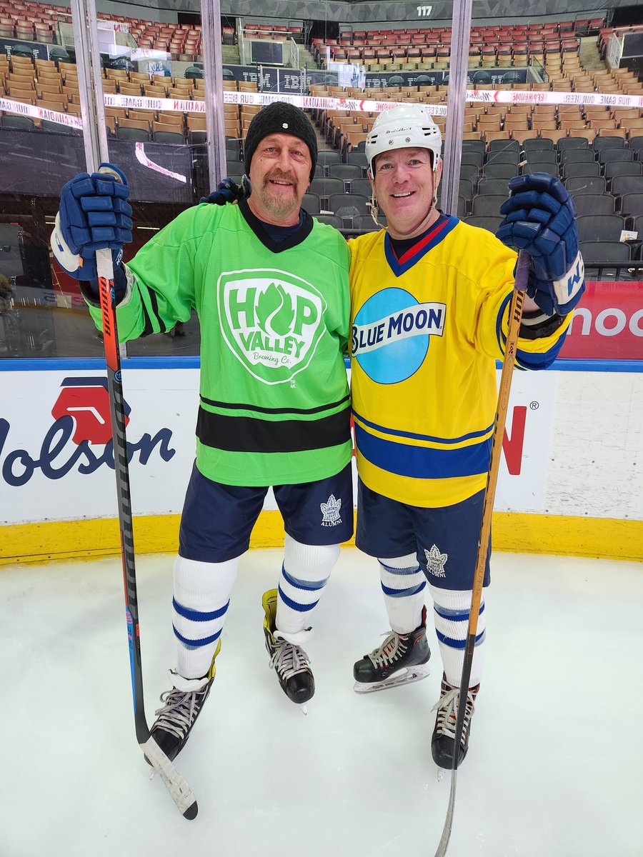 Al Iafrate & Brad May playing in the Molson Cup at Scotiabank Arena. 

Good luck to everyone playing in this great event! 

#LeafsForever #Leafs #TML #MapleLeafs #hockey #HockeyTwitter #hockeyforall #TMLA #alumni #BigAl #MayDay