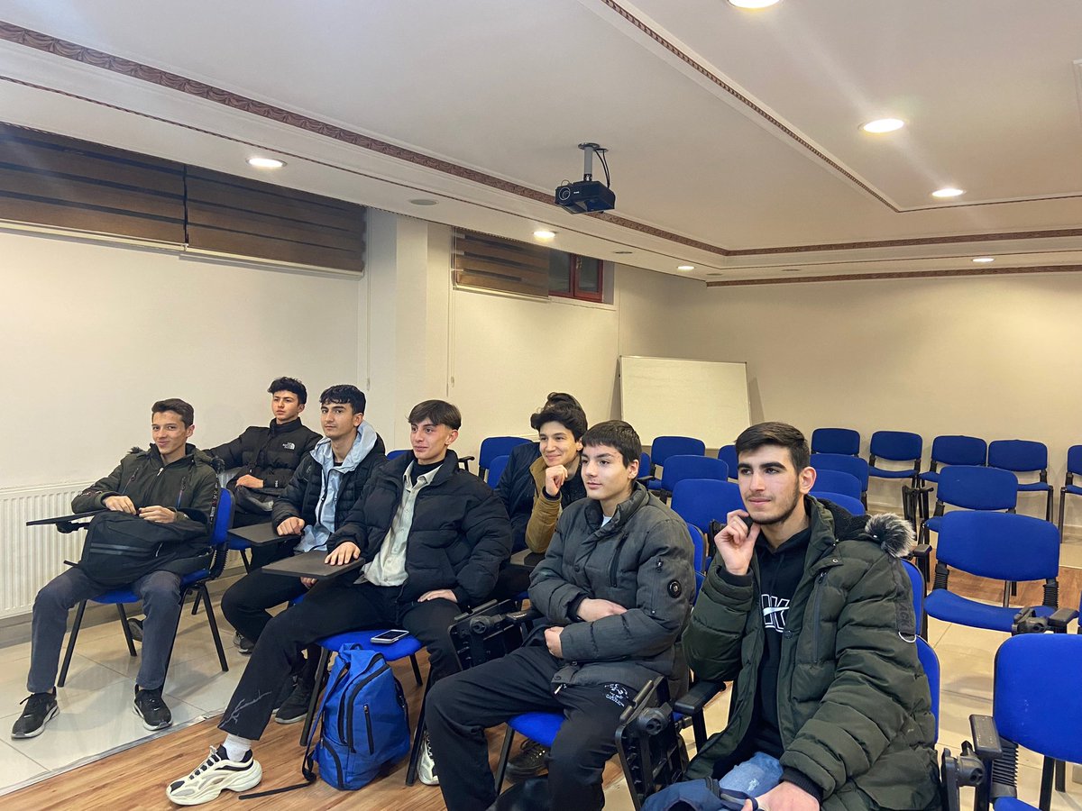 Pursaklar yeni seçmen birimi olarak ilçe yeni seçmen başkanımız Eşref Akman başkanlığında yönetim kurulu toplantımızı gerçekleştirdik.

<a href="/YeniScmenAnkara/">Yeni Seçmen Ankara</a> 
<a href="/KadirbrahimDnmz/">Kadir İbrahim Dönmez</a> 
<a href="/tolga_yildiiz/">Tolga Yıldız</a> 
<a href="/ServetTurkayik/">Servet Türkayık🇹🇷</a> 
<a href="/PursaklarAkgenc/">AK Gençlik Pursaklar</a>