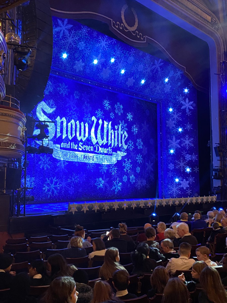 HolyRoodRCHigh's tweet image. Thanks to @captheatres for donating 250 tickets for this years pantomime, Snow White. ❄️ 🍿 

All of our S1s and staff had a great time!

#pantone2023