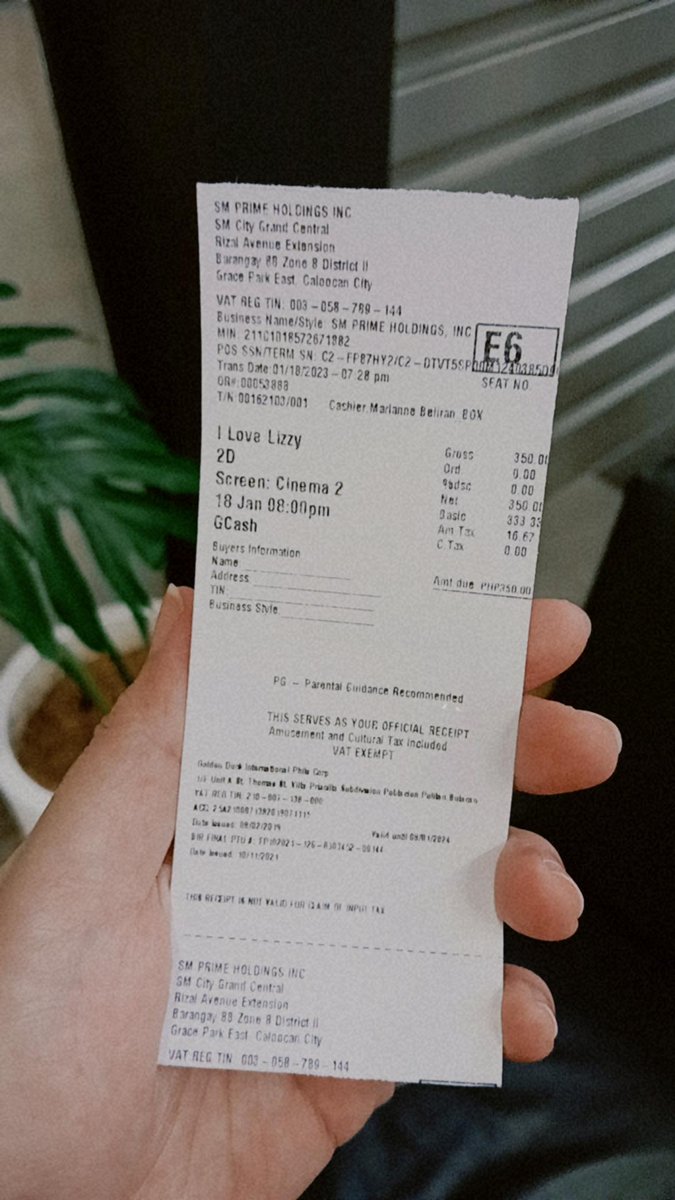 katehyacinthdr's tweet photo. Mahirap kapag ikaw ang naiwan, kasi lahat ng alaala sayo rin naiiwan. - Lizzy

Hindi lahat ng nangiiwan, hindi nasasaktan. - Jeff 

Ang ganda ng story 🥹❤️‍🩹 Must watch! 💯 Super naenjoy ko. Wouldn't mind watching it again, very worth it 👏🏻 

#ILoveLizzy https://t.co/vBaAVGtkfJ