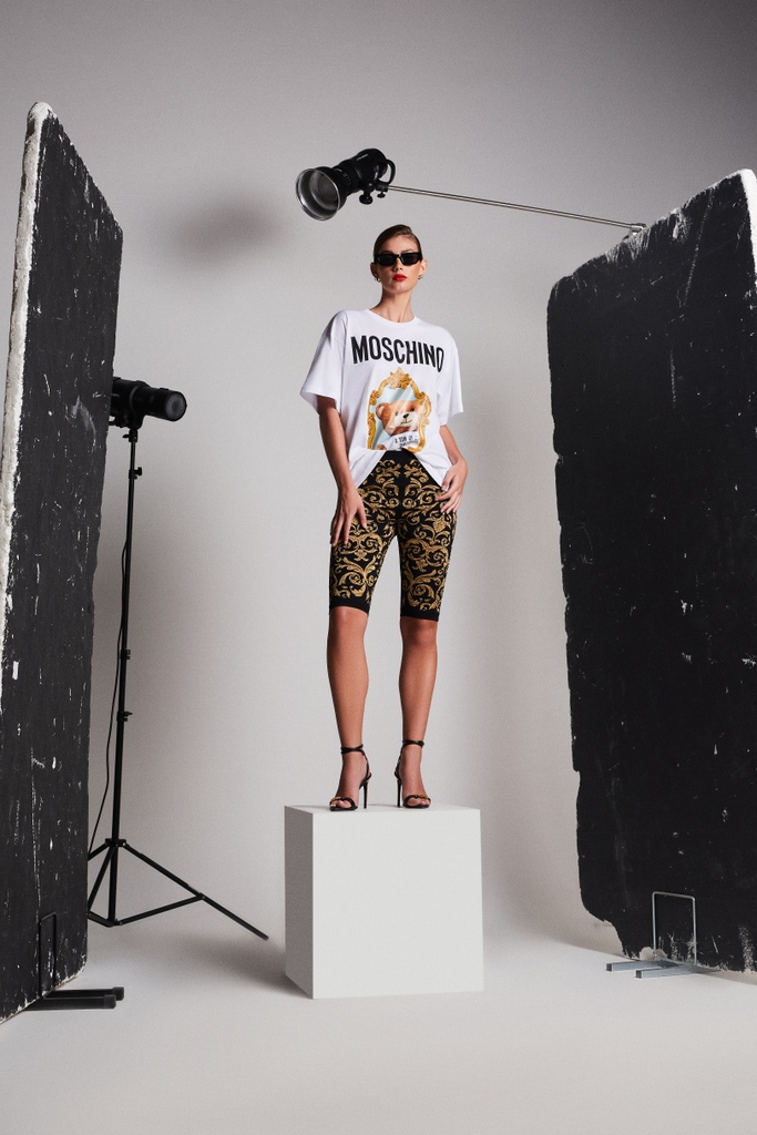 Our Winter Sale can't get any better than this. 

Did you know you can find your favourite Moschino fits in our Winter Sale collection with up to 70% off? Hurry up, the stock won't last long! ⏳

🔗 bit.ly/3GVyWh2

Mirror Teddy T-Shirt | Moschino