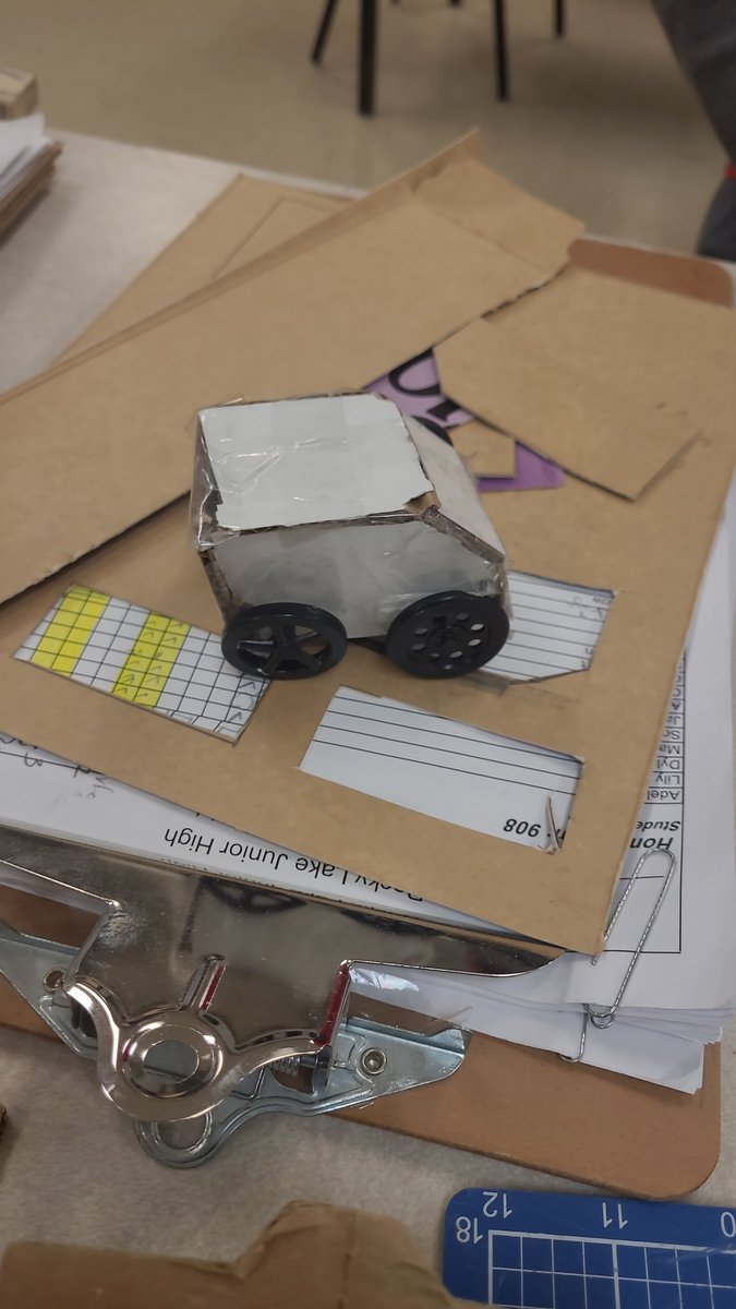 JRedmondtech's tweet photo. @RLJH_HRSB 705 coding, inquiry based learning while they build and code their interactive city. @brilliant_labs @TILTHRCE https://t.co/x8Sph9CkiG