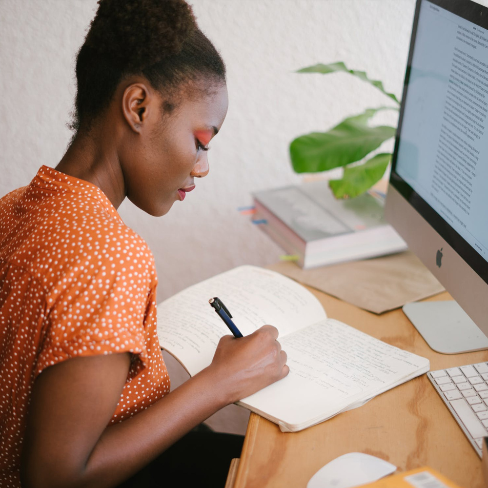 FocusCollegeBC's tweet photo. Want to build skills that give you the flexibility to work at home or in an office across virtually any industry? 

Check out our new Virtual Assistant Program today:
https://t.co/T7iJSWnavc

#focuscollege #virtualassistant #workfromhome #surrey #kelownabc #vancouver #abbotsford https://t.co/8yS7fUky8T