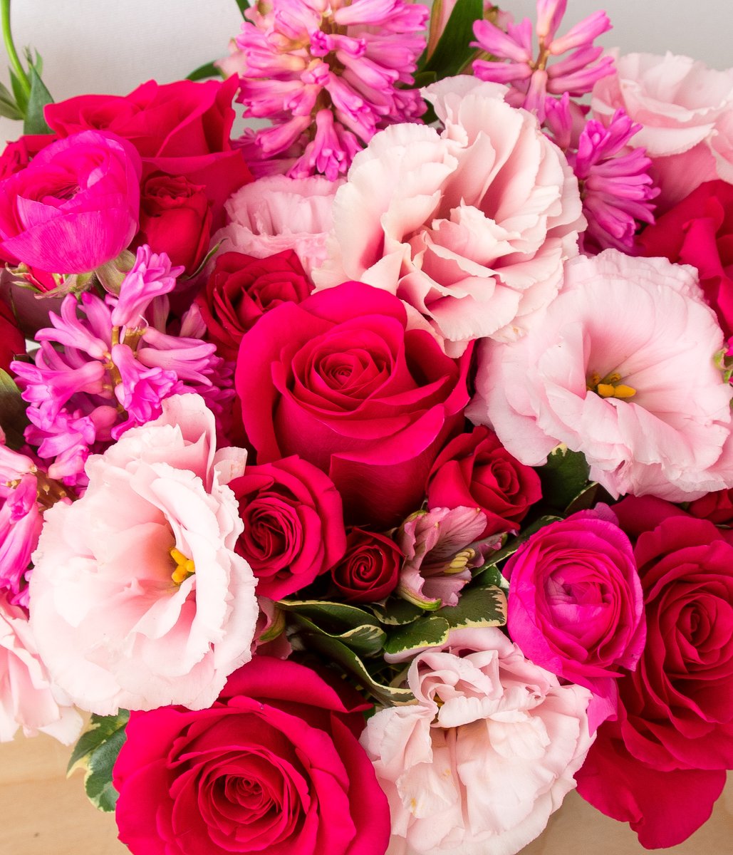 Brb swooning over our Valentine's Day color palettes #valentinesday