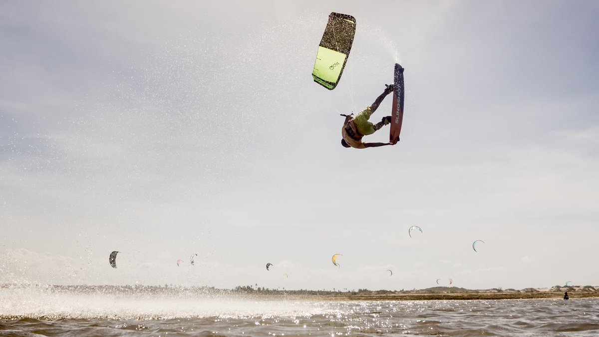 P_Vergriete's tweet photo. Du 16 au 20 août 2023, Dunkerque accueillera pour la première fois la « GKA Kite World Tour » : un moment qui s’annonce inoubliable sur le plus beau spot du monde ! https://t.co/xSJoTpNGGr
