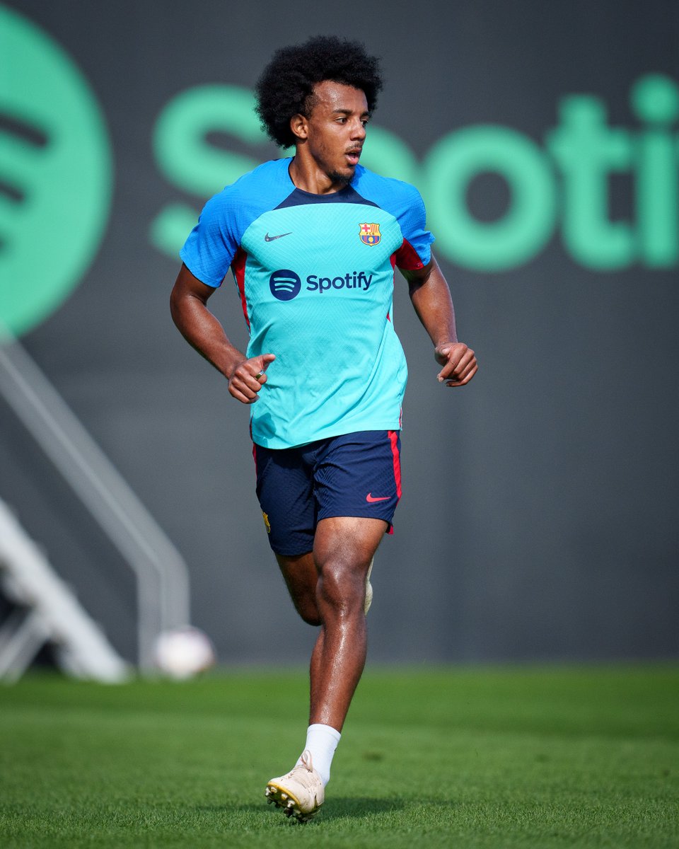 FCBarcelona_es's tweet photo. ❤️ "Look" 1
🔁 "Look" 2
💬 "Look" 3 https://t.co/86GRc818o7