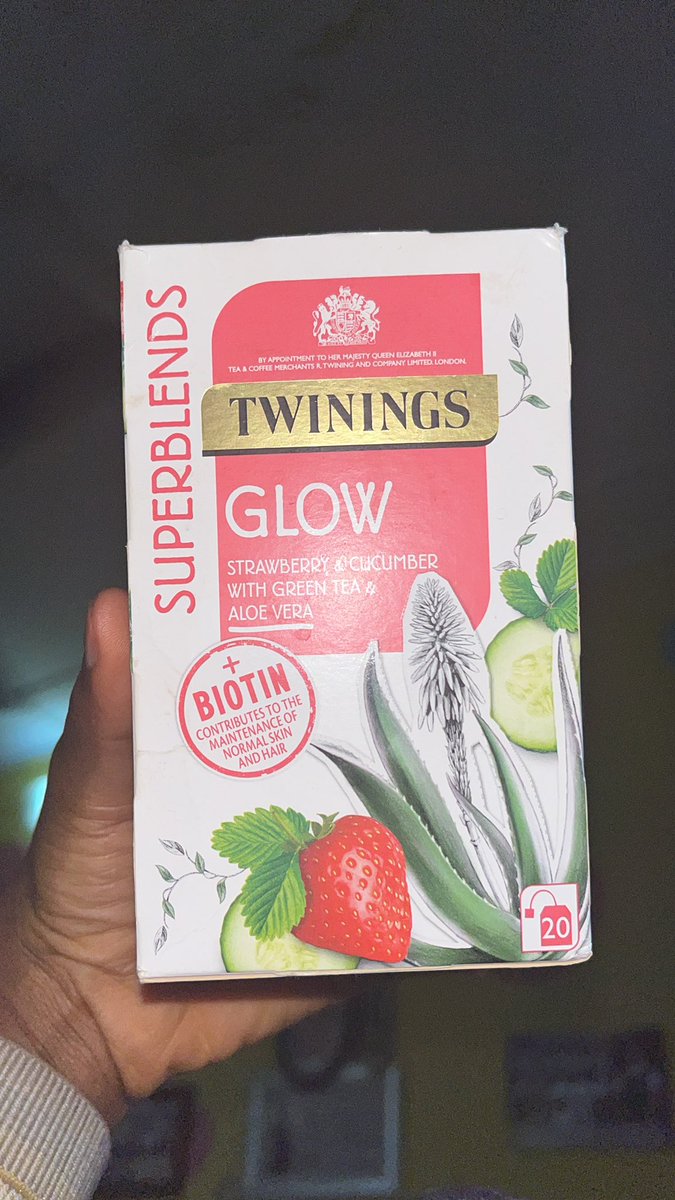 kayythemuse's tweet photo. My aunt gave me this tea in the morning when I was having period crisis and i stopped vomiting, it also calmed me down.

I've always relied on injection and IVs for the past one year and this did the job in less than 5 mins

Ps. You have the take it while it's very hot. https://t.co/skH9zZMpuX