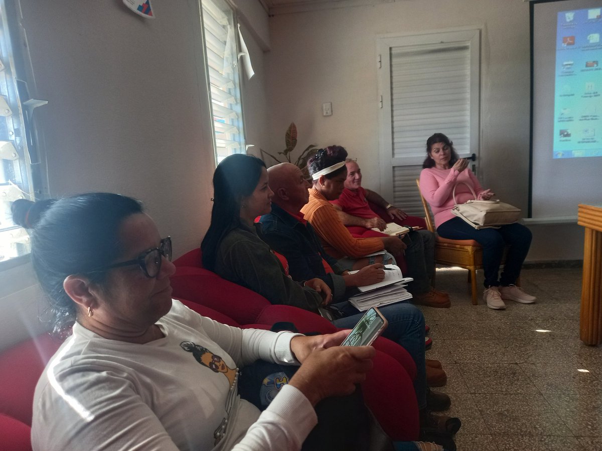 #EPASECAvila en capacitación con XETID para implementar la firma digital. Hoy se firmó el primer documento. #LatirAvileño #SinPerderUnDia <a href="/IzquierdoAlons1/">Livan Izquierdo Alonso</a> <a href="/TomsAlexisMart1/">Tomás Alexis Martin</a> <a href="/yamila_padron/">Fondo Cubano de Bienes Culturales</a> <a href="/AlexeyOT73/">Alexey</a> <a href="/AndrsPinoPrez1/">Andrés Pino Pérez</a>