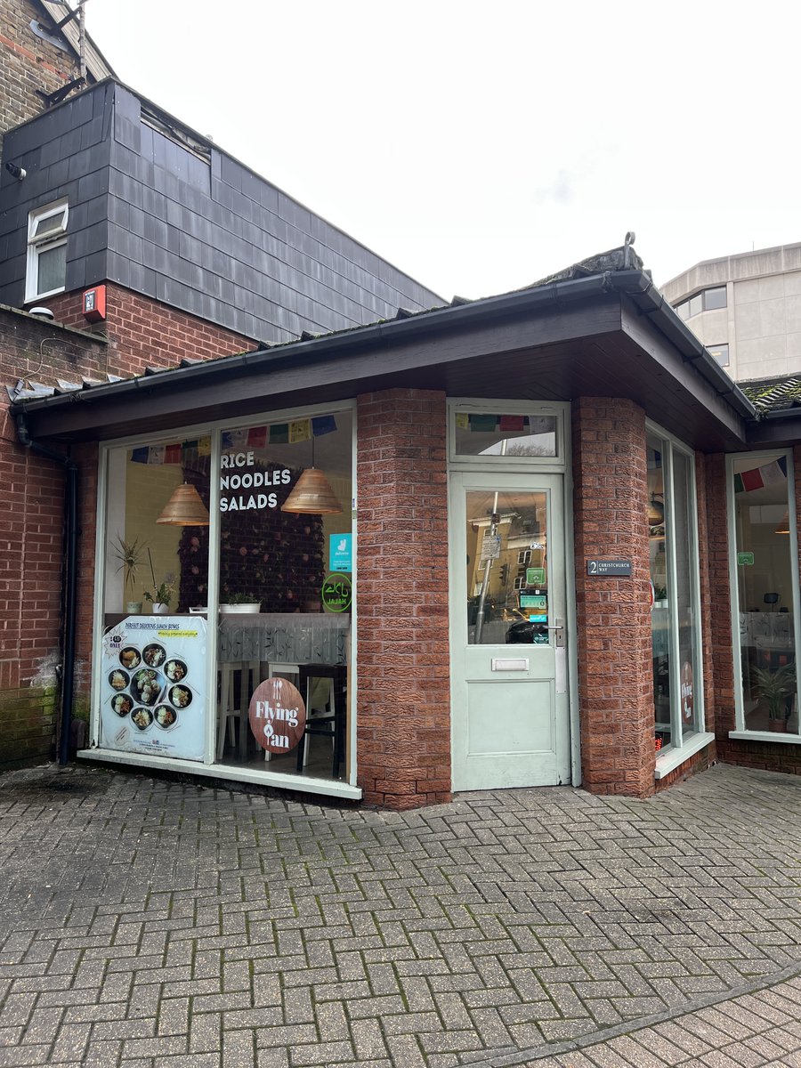 Have you heard about Flying Pan in Woking? 😍
This cafe-style Asian restaurant offers an amazing selection of food including noodles, dumplings, Nepalese snacks and a tonne of veggie options too! 
📍 2 Christchurch Way, Woking GU21 6BP
#Woking #WeAreWoking #AsianRestaurant #Food