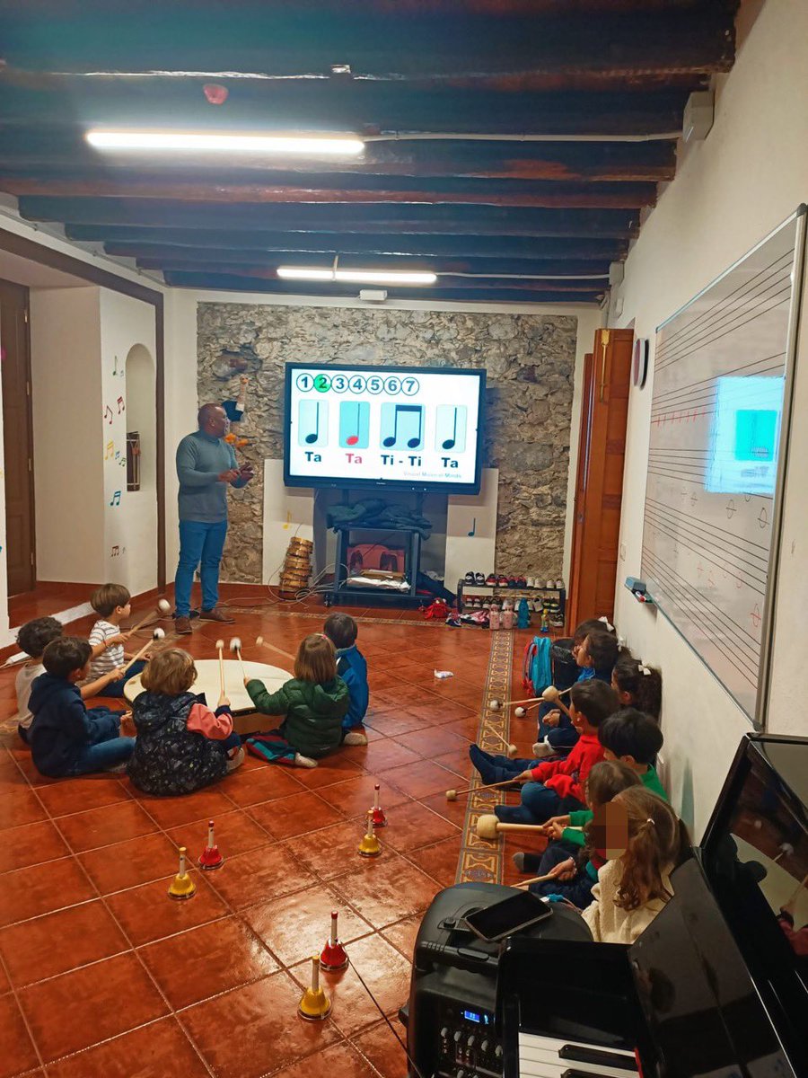 La sede de la Escuela Municipal Música se ha reformado recientemente. Y hemos adquirido nuevos materiales y equipos didácticos para contribuir en la formación de los más pequeños 🎶

#TeldeCultura Telde Cultura Juventud Telde