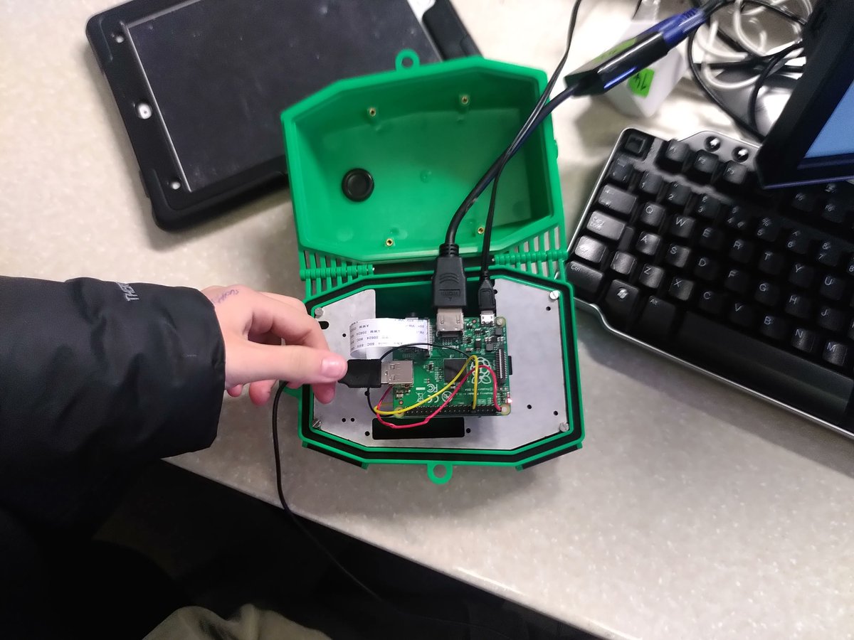 MakersInSchools's tweet photo. TY @Corketss students mounting the @raspberry_Pi @naturebytesuk Wildlife Cameras that they'll soon bring to their forest school lessons every Friday morning near @fotawildlife https://t.co/kSQQL1h8fR
