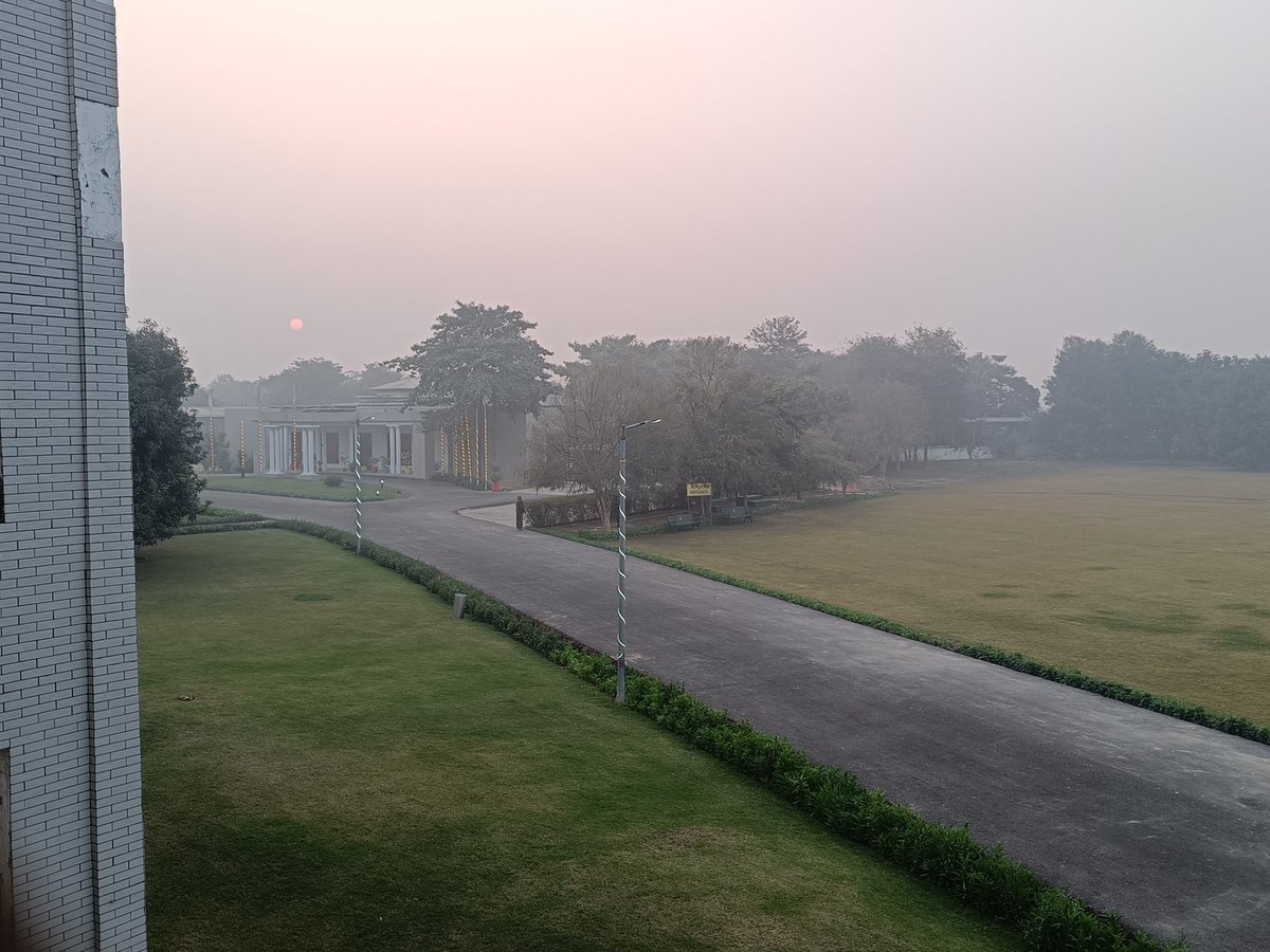 SathyaSwaroopP1's tweet photo. Beautiful sunsets. #IRITM , Lucknow. https://t.co/SZLNKn9pqi