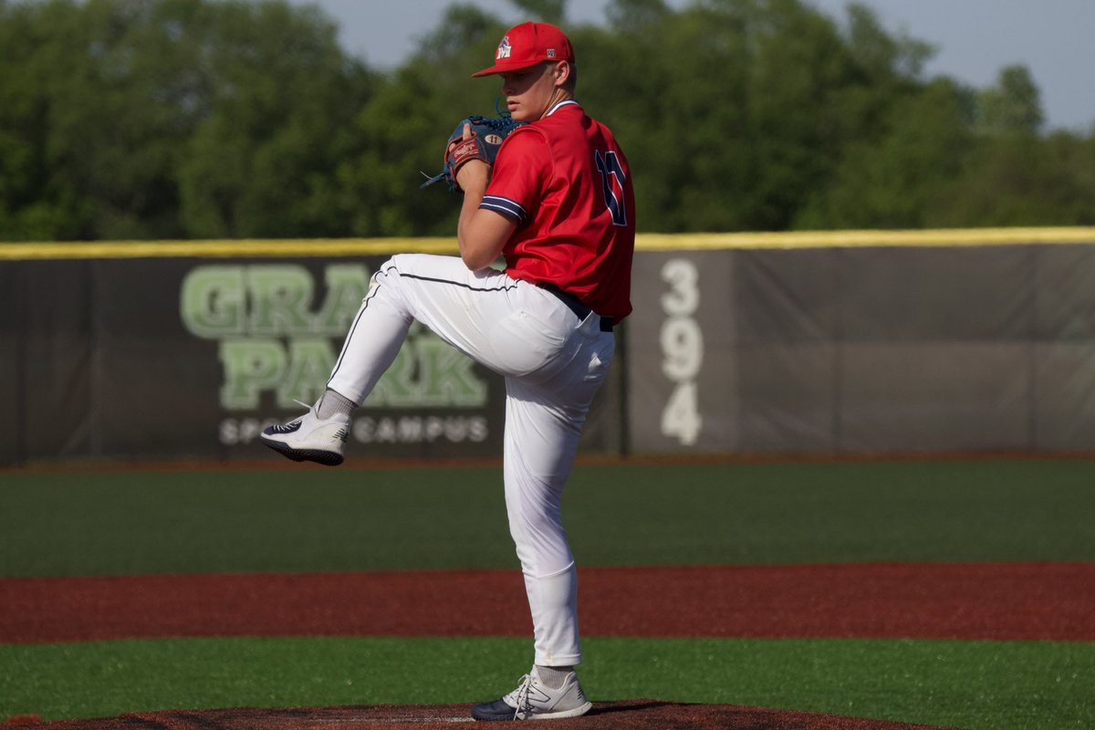 hogg_seth04's tweet photo. I’m excited to announce my commitment to further my academic and athletic career at Marian University. I would like to thank my family, coaches, and teammates for their support thus far. @MarianUBaseball @UniversityBB @MUKNIGHTS25 @RoundTripperAca https://t.co/e7F9MFtlpr