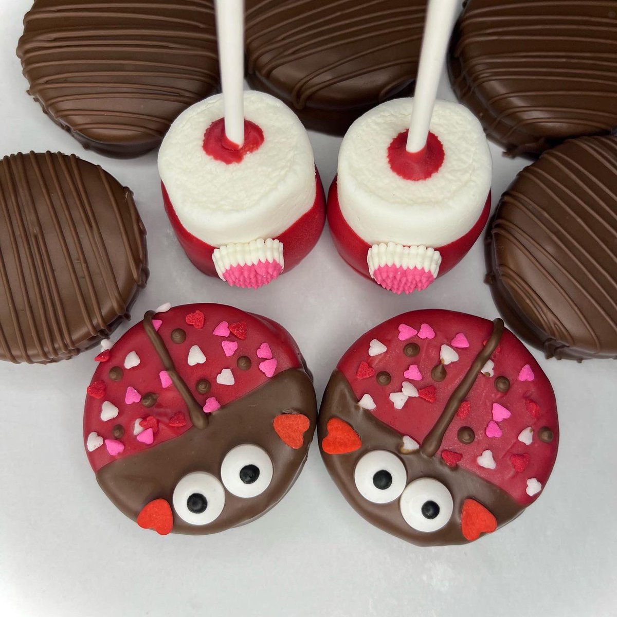 burghssweets's tweet photo. Love Bug Chocolate Covered @Oreo🐞

Place your orders for local curbside pickup/delivery or shipping!📦❤️👇

https://t.co/6WkSvAIXCh

#oreo #food #Pittsburgh #Foodie #Trending #chocolate #ValentinesDay https://t.co/tsT5no3GJQ
