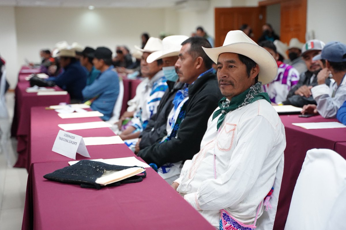 GobMxDgo's tweet photo. Dando seguimiento al #PlanDeJusticia para los Pueblos originarios, junto a compañeras y compañeros del #GobiernoDeMéxico y representantes originarios #Durango.
 
#ConstruyendoBienestar https://t.co/xv0aReJxH3