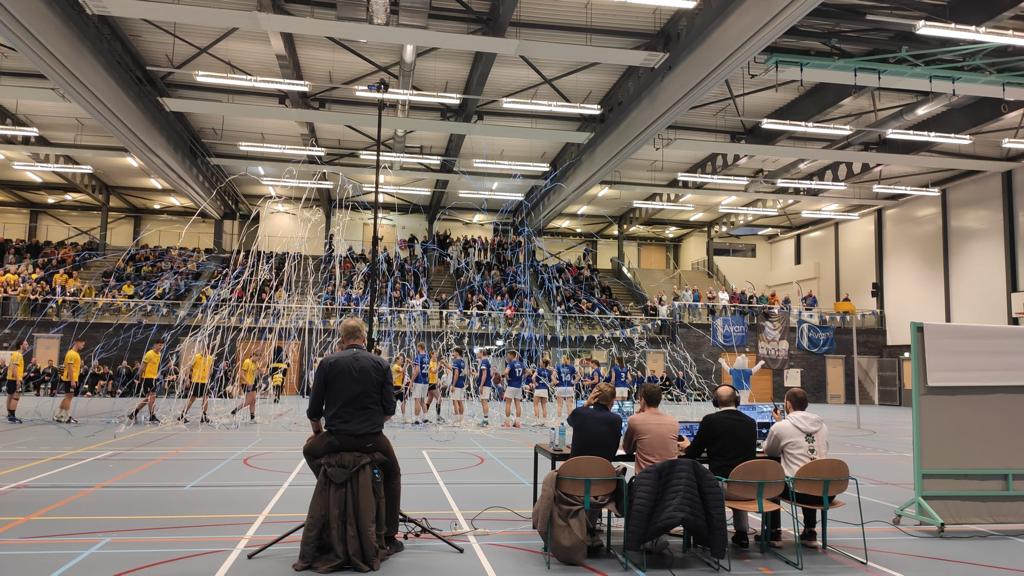 Team Livestream zoekt versterking!

Wie wil er in de cameraploeg tijdens de wedstrijden van Avanti 1/2 meedraaien? 

Man of vrouw/per direct/geen ervaring nodig/geen wekelijkse verplichting

Stuur een dm of mail naar communicatie@avantikorfbal.nl