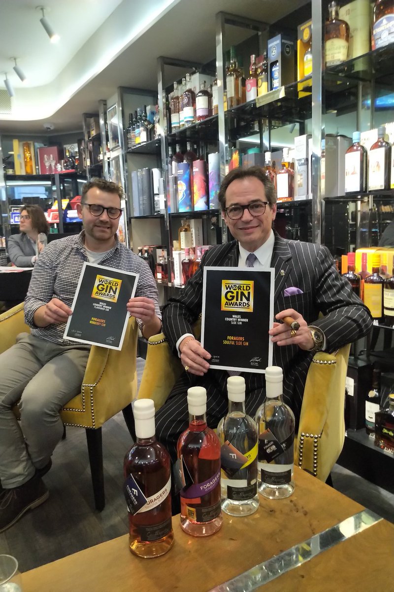Cgarsltd's tweet image. More awards for Foragers gin :-) with our master distiller Chris Marshall
