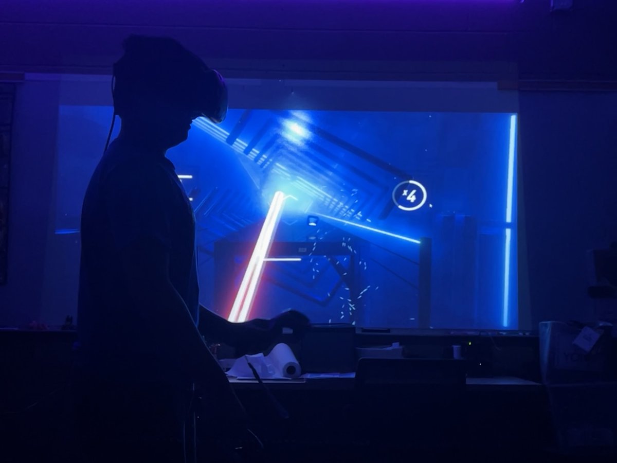 It's VR Day in DMA! #shineon #d76diamonds <a href="/DLDistrict76/">Diamond Lake District 76</a> <a href="/mr_pedersenwoms/">Brandon Pedersen</a>