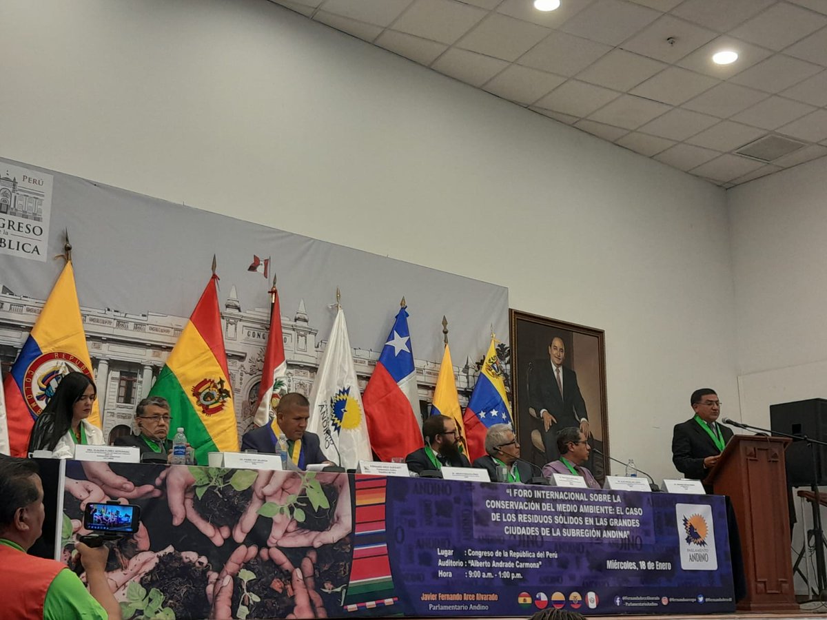 #OrgulloAunap | El presidente de la AUNAP y rector de la UNALM fue condecorado con el Gran Medallón de los Apus de la Subregión Andina, condecoración otorgada por el despacho del Parlamentario Andino Javier Arce Alvarado.