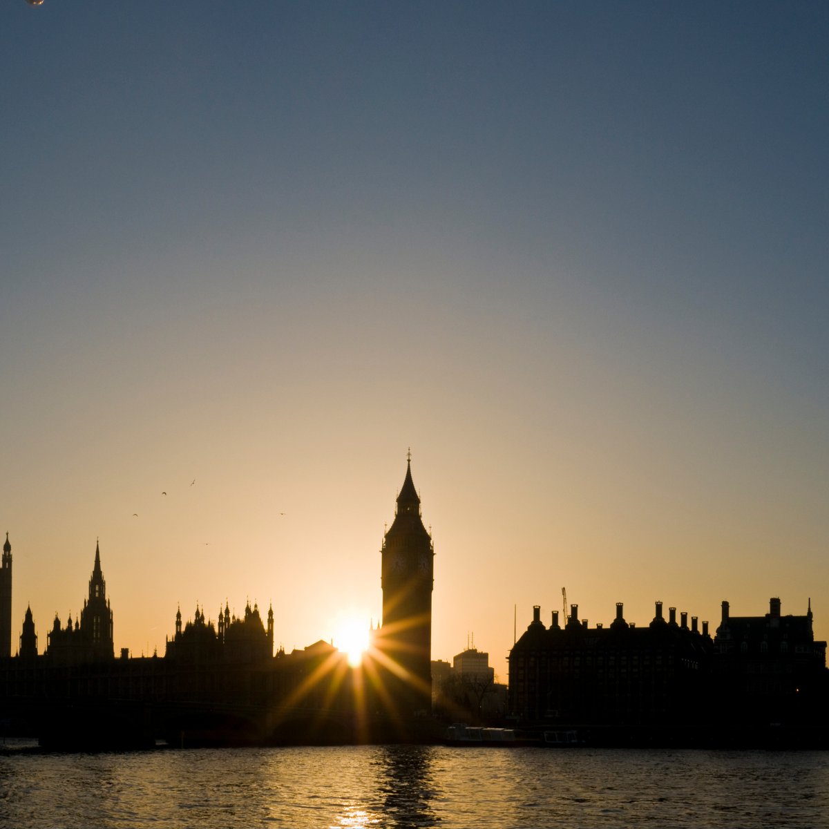 A London sunset state of mind 😍

#wanderlust #adventure #travel2023 #touristguides #tourinstyle #VisitBritain #VisitLondon #bigben #london #sunset #westminster  #guidedtours #instagood #travelgoals #britainsbestguides #bluebadgetouristguides  #experiencemore #discovermore